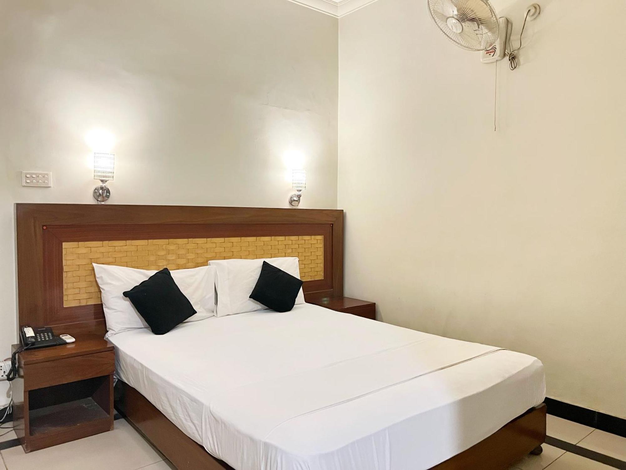The Grand Hotel Multan Exterior photo