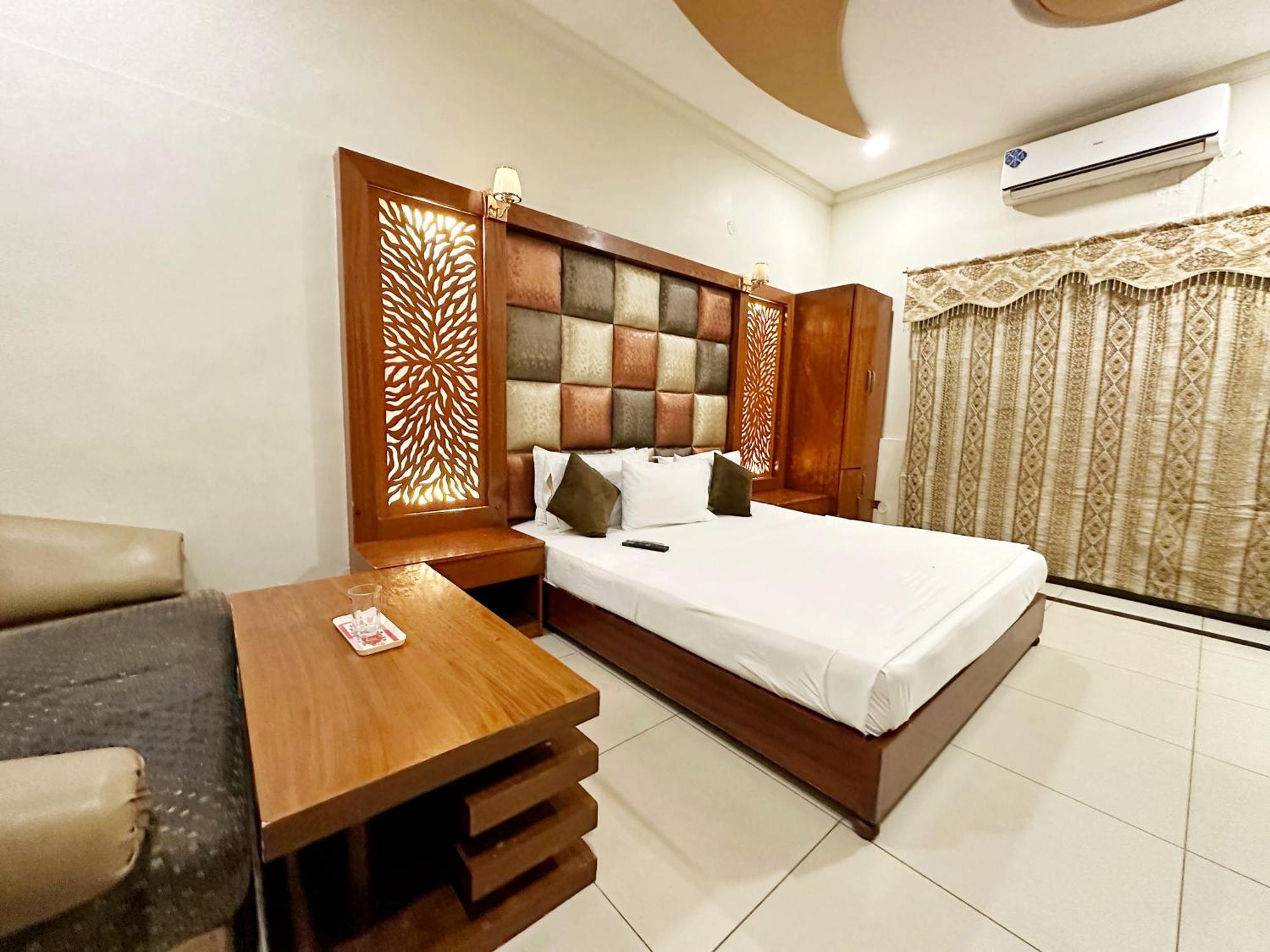 The Grand Hotel Multan Exterior photo