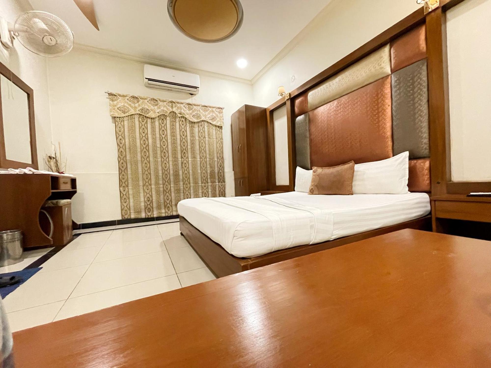 The Grand Hotel Multan Exterior photo