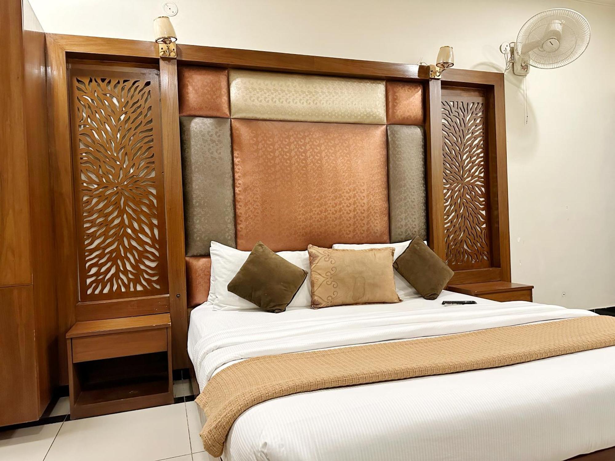 The Grand Hotel Multan Exterior photo