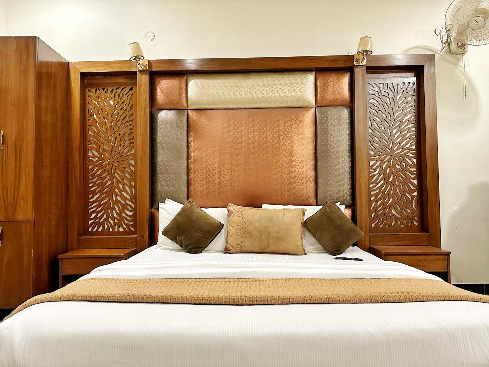 The Grand Hotel Multan Exterior photo
